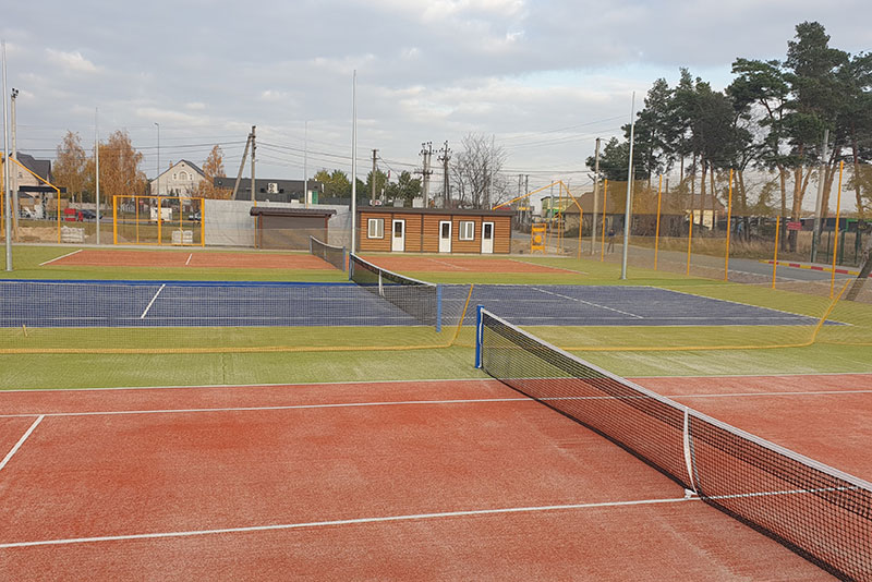 Теннисные корты под ключ в посёлке Старые Петривцы