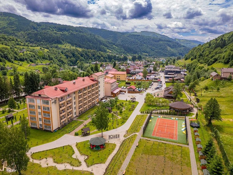 Спортивний майданчик