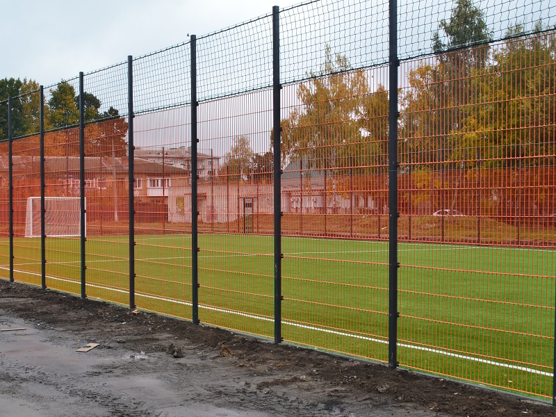 bachmach5 Будівництво міні футбольного майданчика