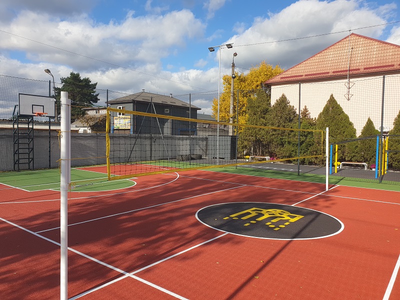 Спортивний майданчик з гумовим покриттям