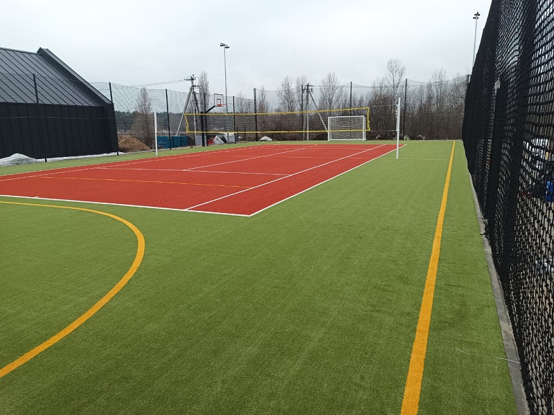 Будівництво універсального спортивного майданчика