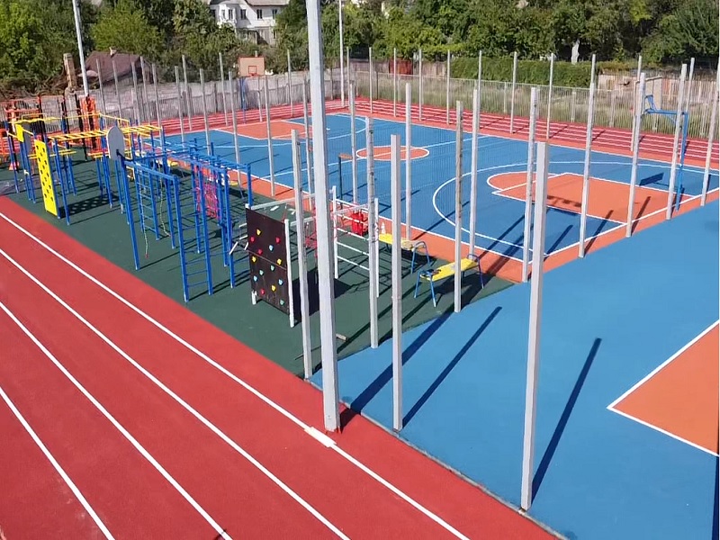 Універсальний спортивний майданчик Універсальний спортивний майданчик